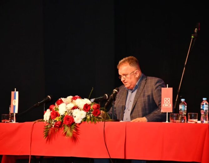 Предсједник Градског одбора СНСД Градишка Зоран Аџић реизабран је на ту функцију.