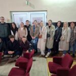 Млади су вечерас присуствовали трибини у Горњим Подградцима