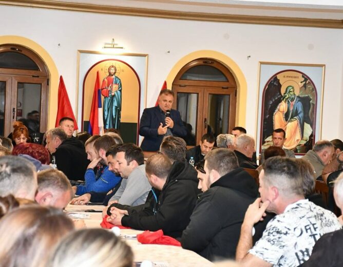 🟥 Вечерас смо у Турјаку присуствовали регионалној трибини СНСД-а!