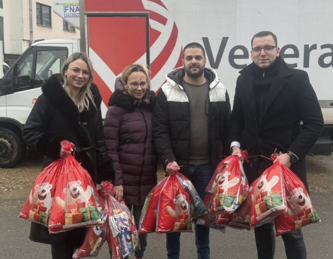 Рекордан успјех акције “Један слаткиш, једно дијете” – МСД Градишка уручио 500 пакетића