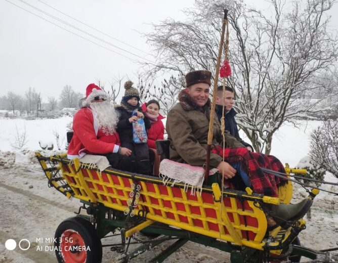 МСД Градишка подијелио пакетиће најмлађим Чарапашким становницима